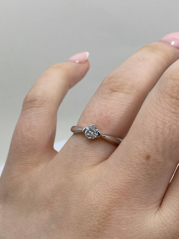 Brilliant Cut Diamond Ring - 18ct Gold