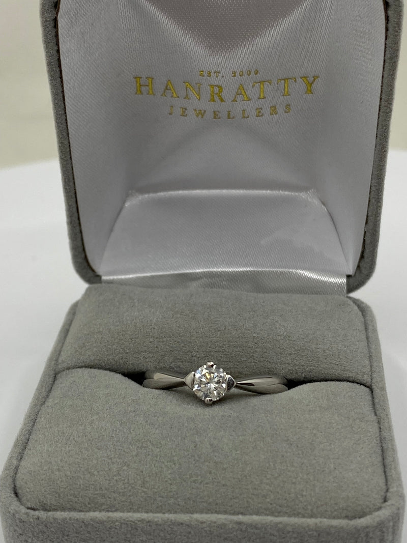 Brilliant Cut Diamond Ring - 18ct Gold