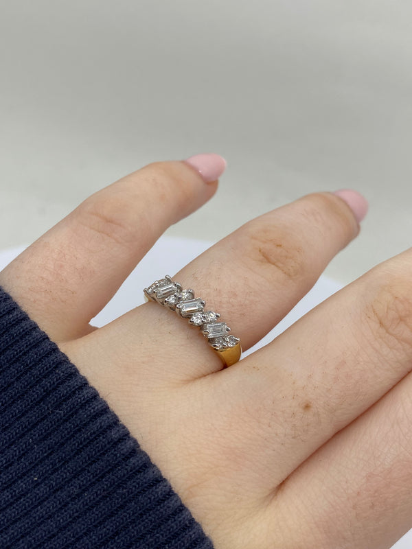 Bageutte Cut Diamond Ring - 18ct Gold