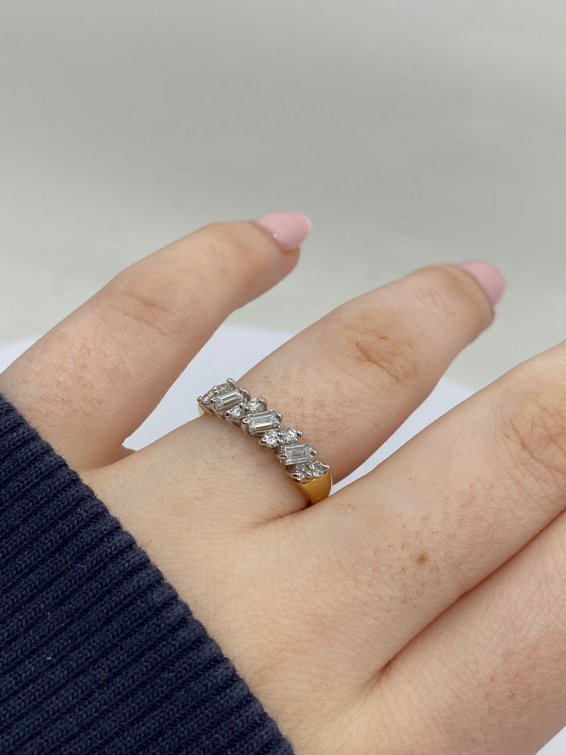 Bageutte Cut Diamond Ring - 18ct Gold