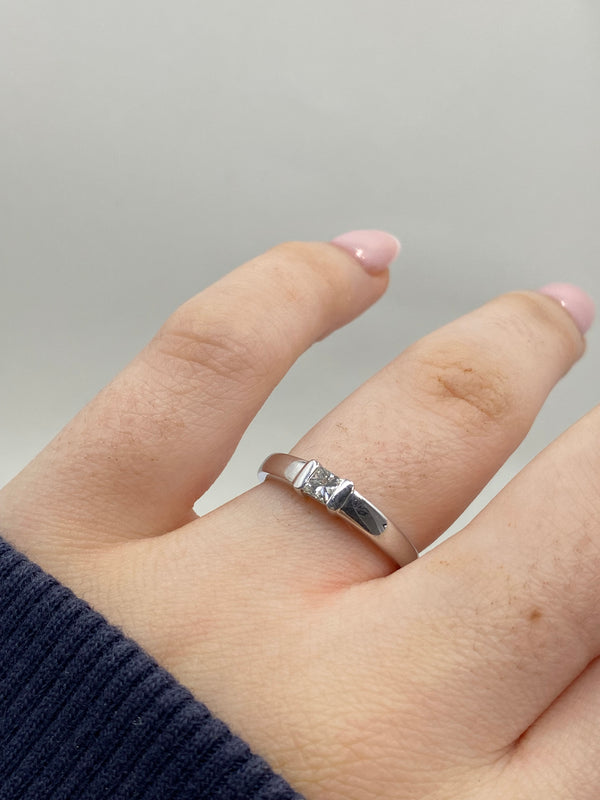 Princess Cut Diamond Ring - 18ct Gold