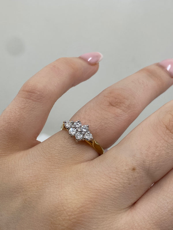 6 Stone Diamond Cluster Ring - 18ct Gold
