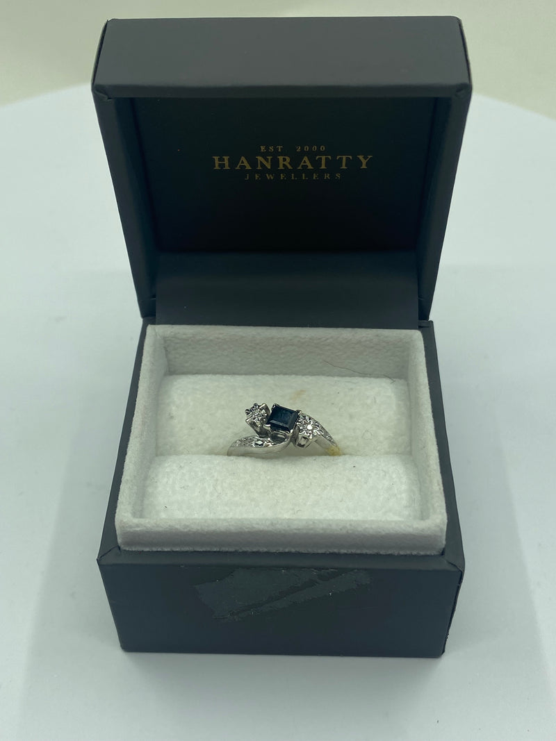 Black & Diamond Stone Ring - 9ct Yellow Gold
