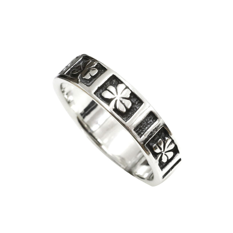 Oxidized Ring With Shamrock Detail