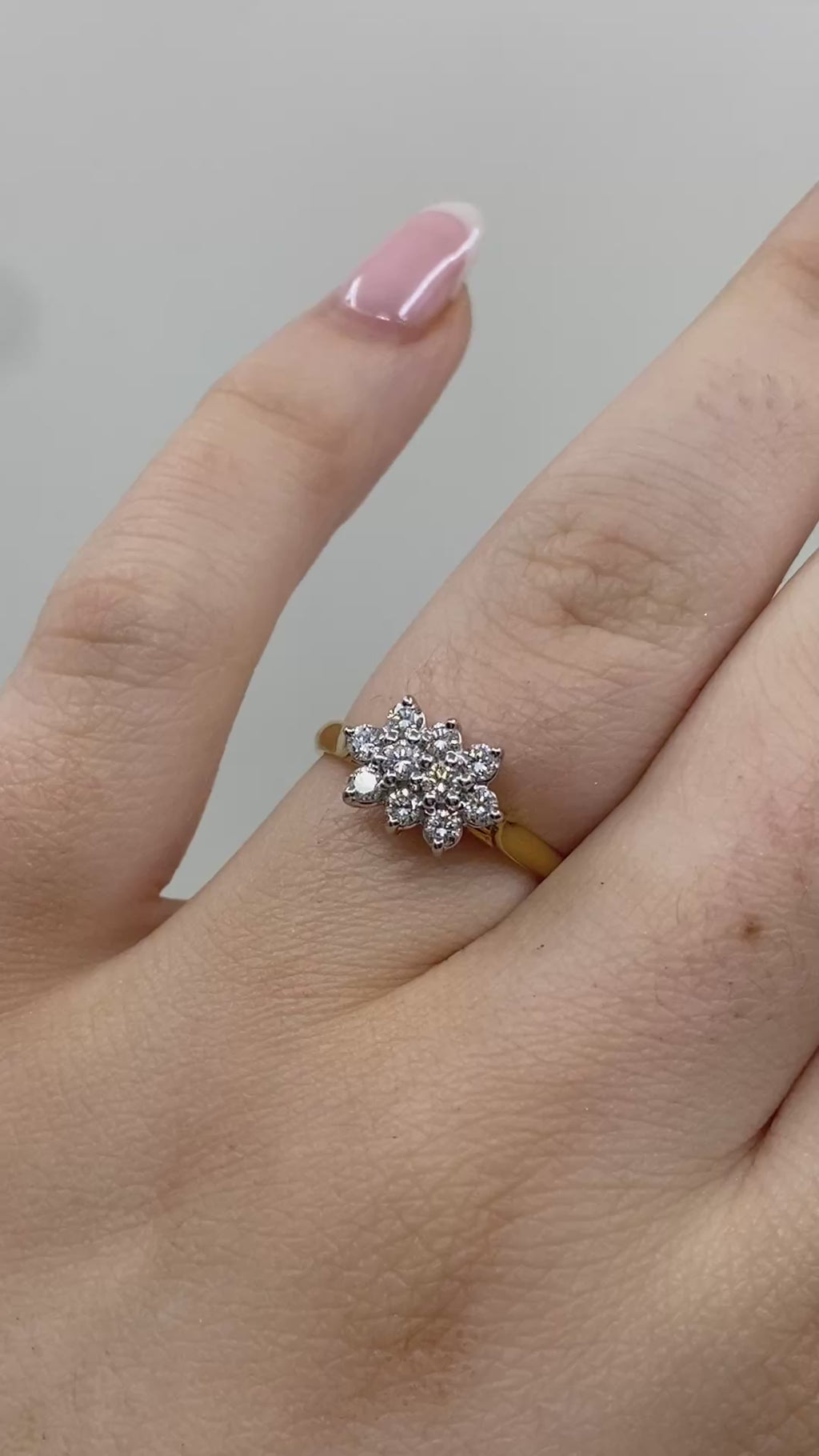 10 Stone Diamond Cluster Ring - 18ct Gold