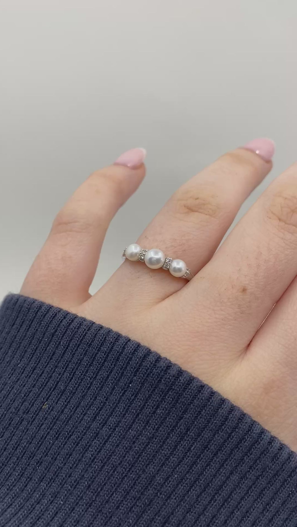 Diamond & Pearl Ring - White Gold