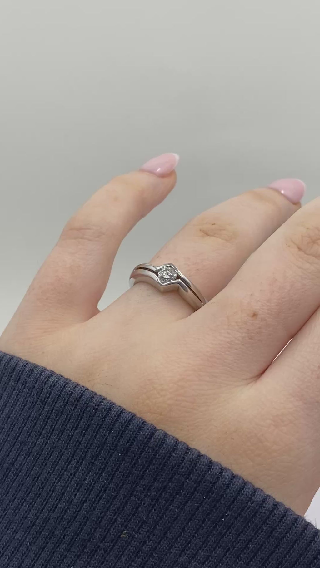 Solitaire Diamond Ring - 18ct Gold