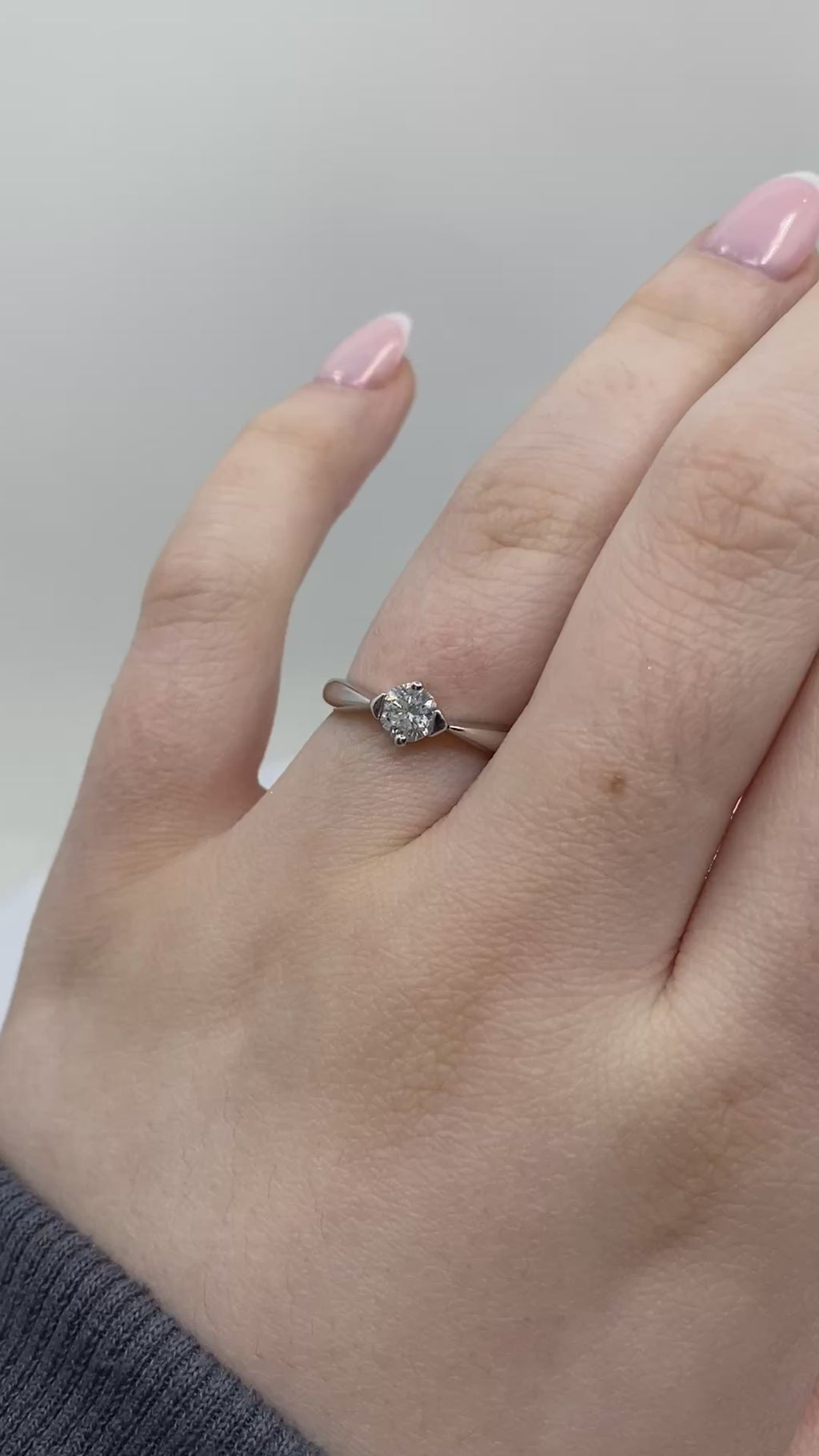 Brilliant Cut Diamond Ring - 18ct Gold