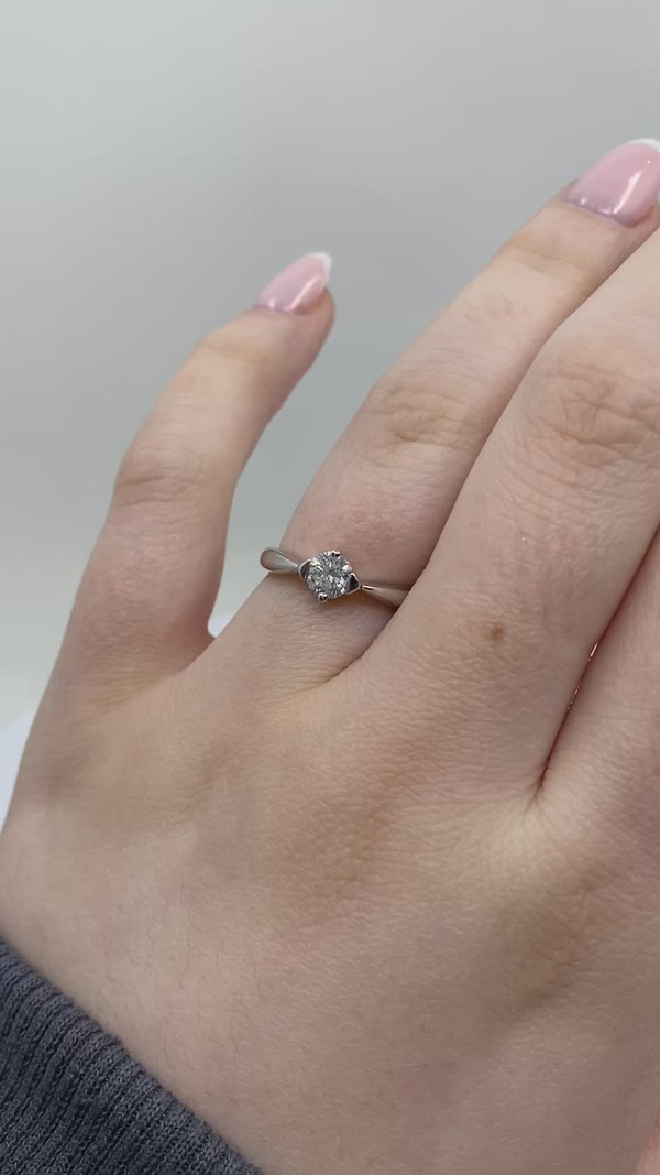 Brilliant Cut Diamond Ring - 18ct Gold
